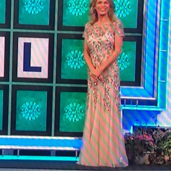 Formal Adrianna Papell, sequined taupe and silver floral, full length dress - Picture 7 of 7